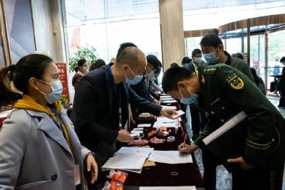 【聚焦党代会】出席中国共产党安陆市第九次代表大会的代表向大会报到