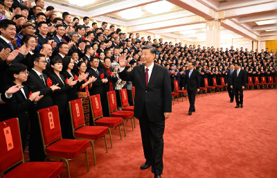 习近平会见全国“人民满意的公务员”和“人民满意的公务员集体”代表