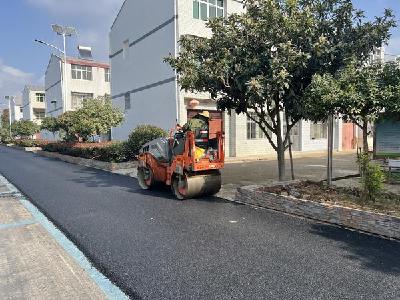 安陆市棠棣镇：刷黑了道路 刷新了生活