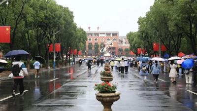 中考首日，安陆9458名考生提笔踏上逐梦之路