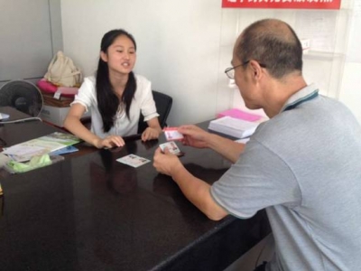 市老龄办创新推行湖北省老年人优待证和老年人免费乘车IC卡证卡合一 