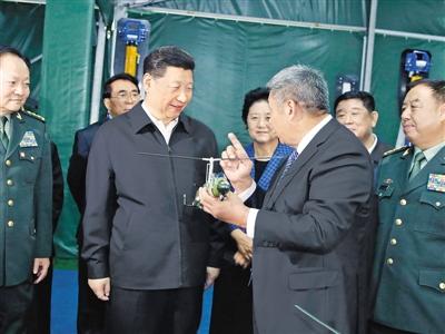 习近平等参观第二届军民融合发展高技术成果展