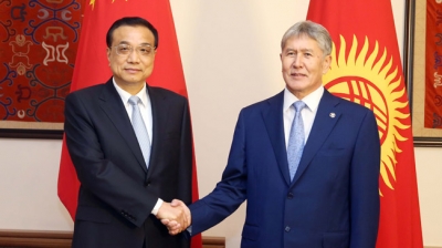李克强会见吉尔吉斯斯坦总统阿坦巴耶夫