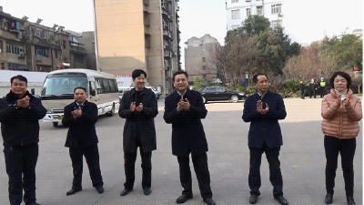 黄建军看望慰问春节坚守岗位的干部职工 