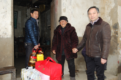 汉川市开展节前为高龄困难老人送温暖活动 