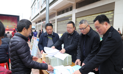 市政协组织开展“四下乡”活动 