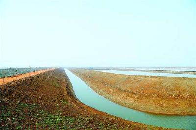 市水利局组织退休老同志参观水利建设工程 