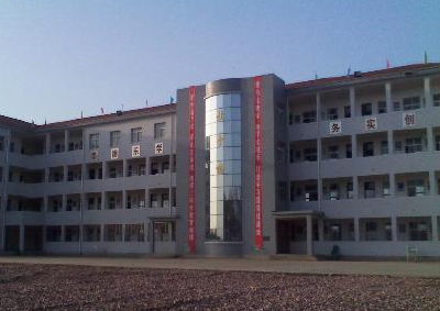 刘家隔镇为教师送健康 