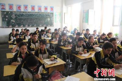 两部门：全国所有地区已实现免费教科书政策全覆盖