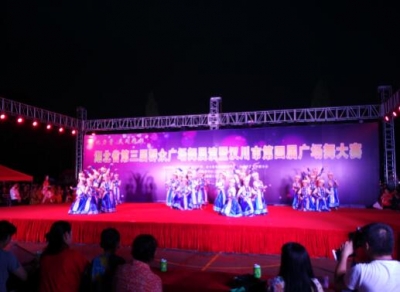 汉川市第四届广场舞大赛激情上演 