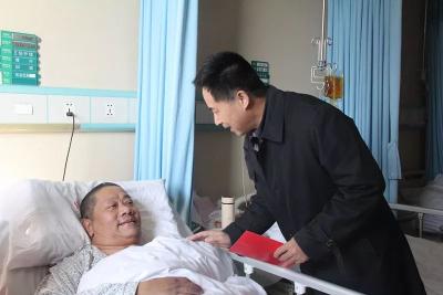 省红十字会来我市开展“博爱送万家”慰问活动 