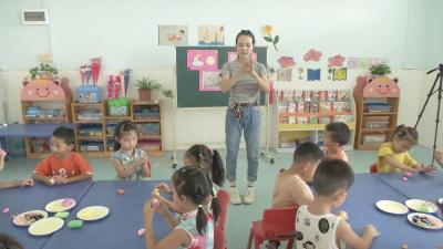 讲故事做月饼 多彩活动迎中秋