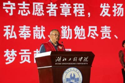 孝感日报公益记者祝伟候选全国最美志愿者