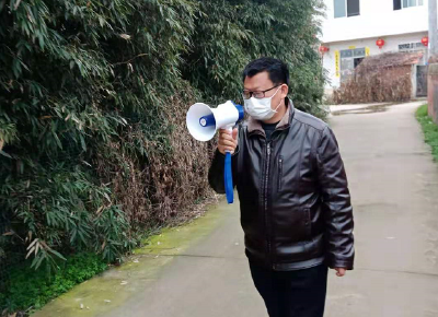 播义村来了临时防疫宣传员