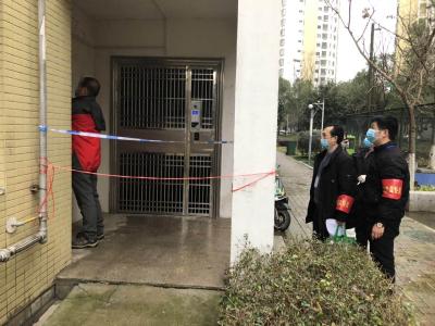 守住小区的门，就是守住居民健康、安全的门——记市住建局党组成员、副局长周银才