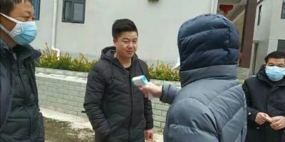 麻河镇驻村工作队坚守疫情防控一线