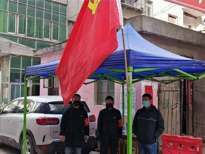 隔离小区的暖心“保姆”