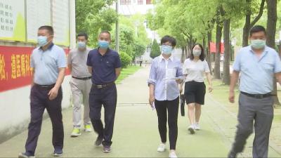 汉川市领导检查督导初三年级复学工作
