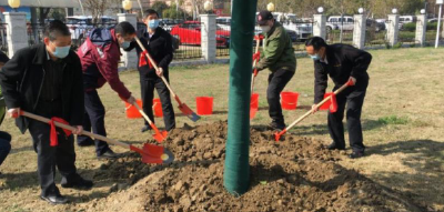 黑龙江省支援孝感医疗队与汉川医护人员共同种下友谊树 [新华网 2020年3月19日]