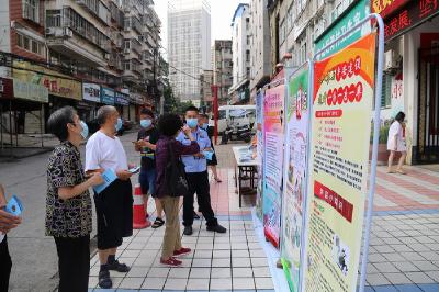 “平安早市”话安全，这个社区主题宣传接地气