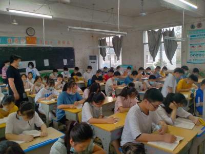 “神兽归笼”!复学第一天，这所学校的学生是这样过的