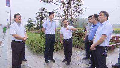 我市组团到仙桃考察“擦亮小城镇”工作