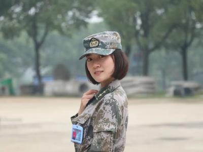 带男新兵的女指导员，真优秀！