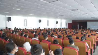 爱国主义教育影片进校园