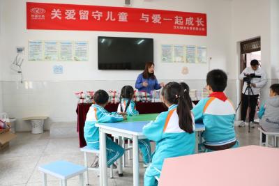 以水为媒 校企互动乐趣多