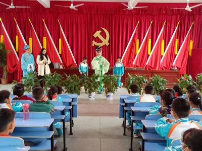 感受戏曲魅力，传承国粹经典——汉川市举行“戏曲进校园”活动