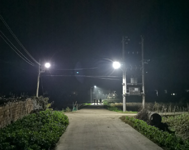 130盏路灯照亮回家的路