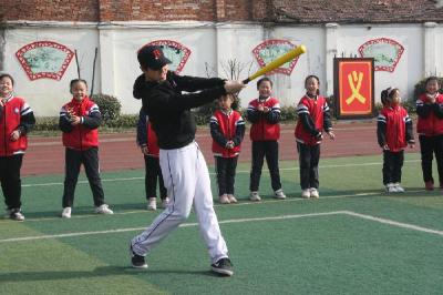 汉川这所小学有了首支棒球队