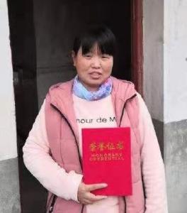 拼搏实干，只盼圆孩子大学梦