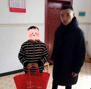孤儿不再“孤单” 驻冯新村工作队扶贫记实