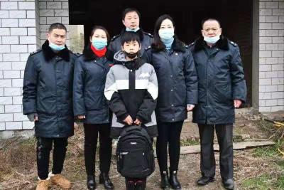 结对帮扶让这个留守儿童不孤单 