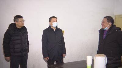 春节前夕 市领导走访慰问企业军转干部及“六类”人员