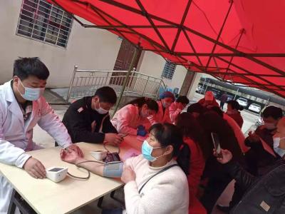新冠疫苗打起来 全民接种动起来