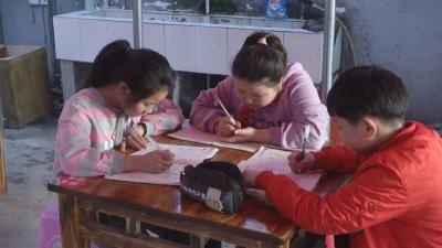 “宝妈工厂”：带娃工作两不误