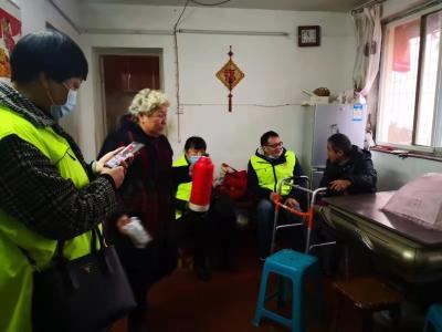 他们给了残障人士“心”拐杖