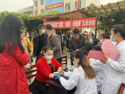 “四下乡”，下到群众心坎里！