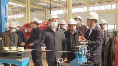 市领导调研我市光通信产业发展情况