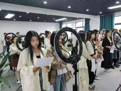 中国汉派服饰网红直播基地又添新“动”能