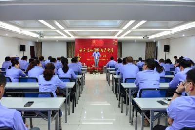 见贤思齐，向优秀共产党员学习