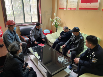 汉川政法干警下沉社区在忙碌
