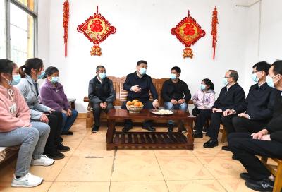 致敬奋斗的你丨听总书记“解码”幸福