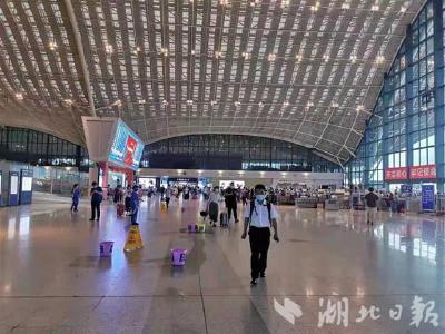 部分列车限速引发晚点 铁路部门启动应急预案