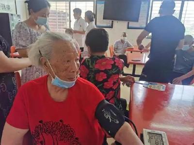 汉川百岁老人顺利接种第一针新冠疫苗