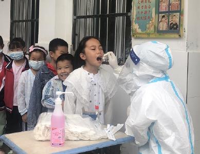 汉川中小学师生全员核酸检测迎开学