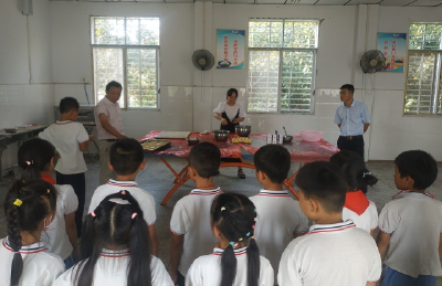 【经济开发区】联心小学：手工制作月饼  喜庆中秋团圆 
