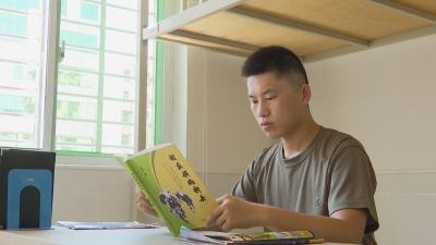 携笔从戎 杨光的从军梦